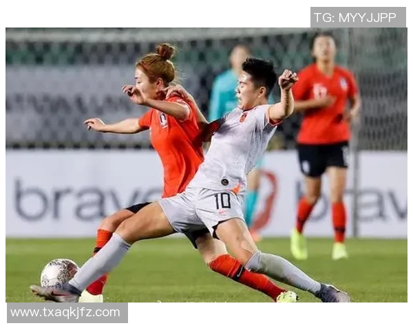 女足主力前锋伤愈归队首次合练登场全队齐声欢呼气氛热烈